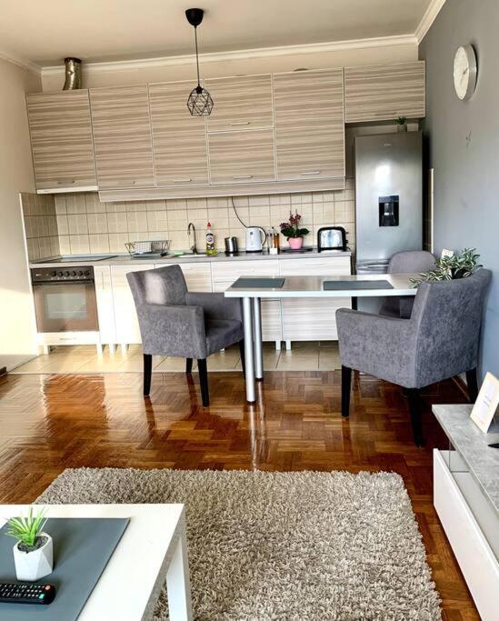 Sunkissed Apartment 贝尔格莱德 外观 照片